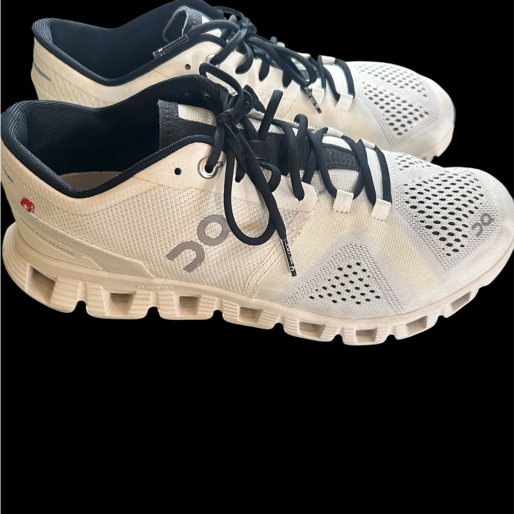 On Cloud X Training Shoe - Women in White/Black /Black, Size 8.5